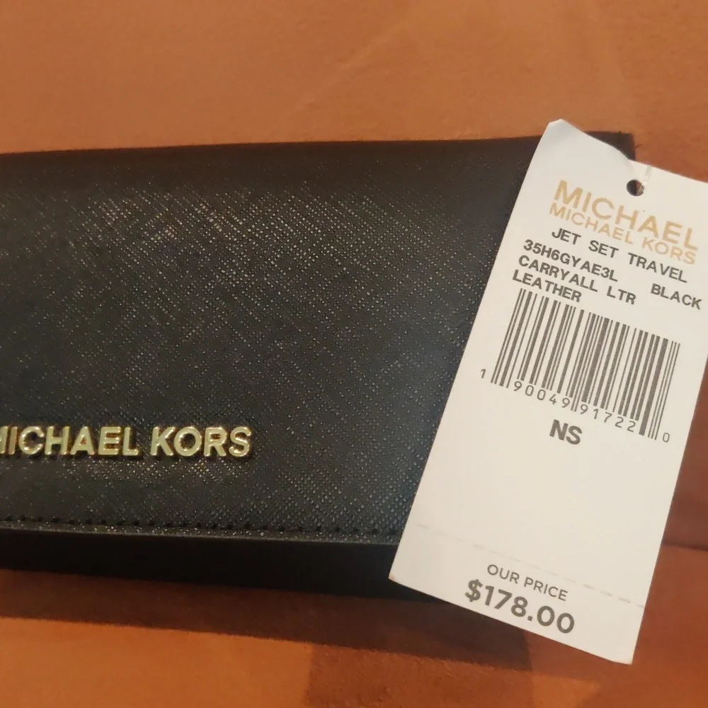Michael Kors Jet Set travel wallet - Picture 2 of 4